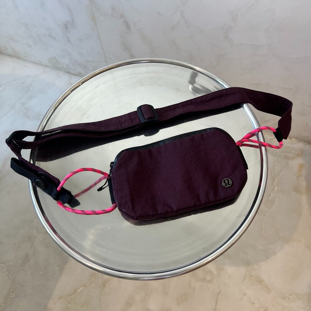 LULULEMON - Pop it off Crossbody